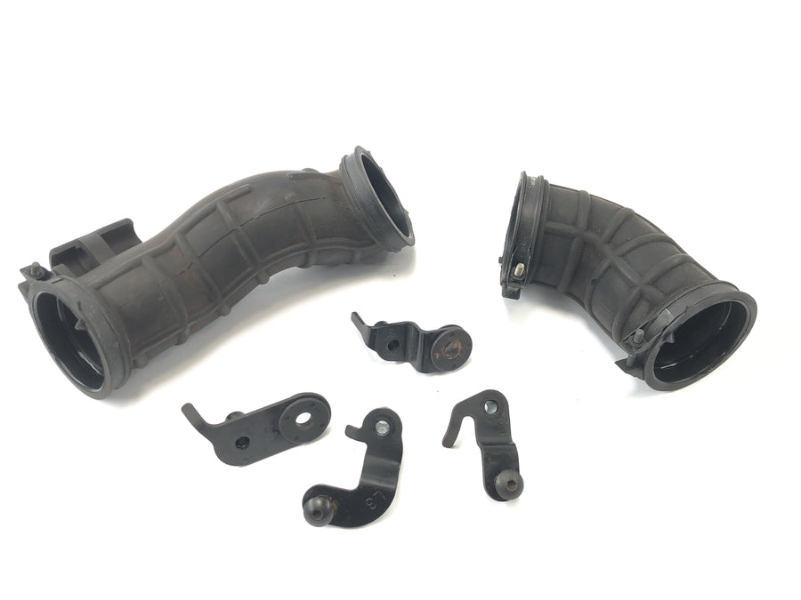 Suzuki VZ 1500 WVCU [2011] - Air filter box airbox air filter housing intake box