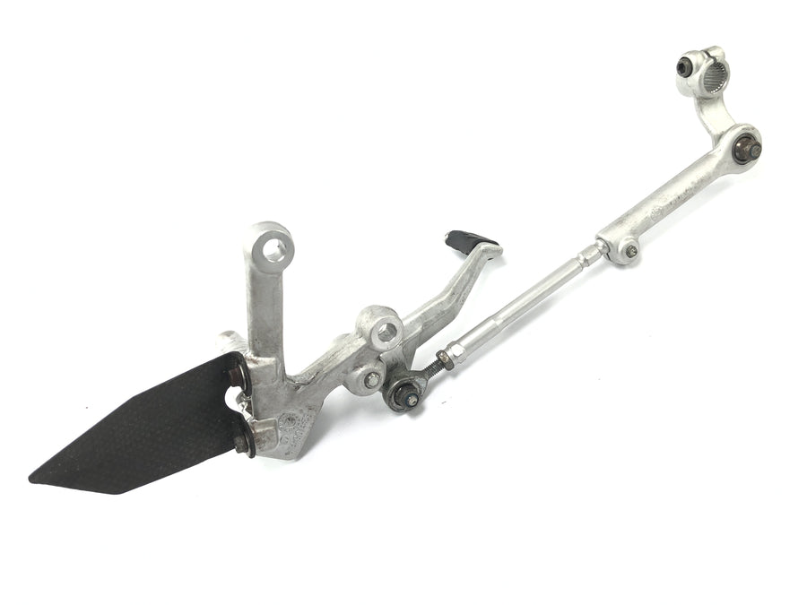 Ducati 999 H4 [2003] - driver's footrest on the left with switching link