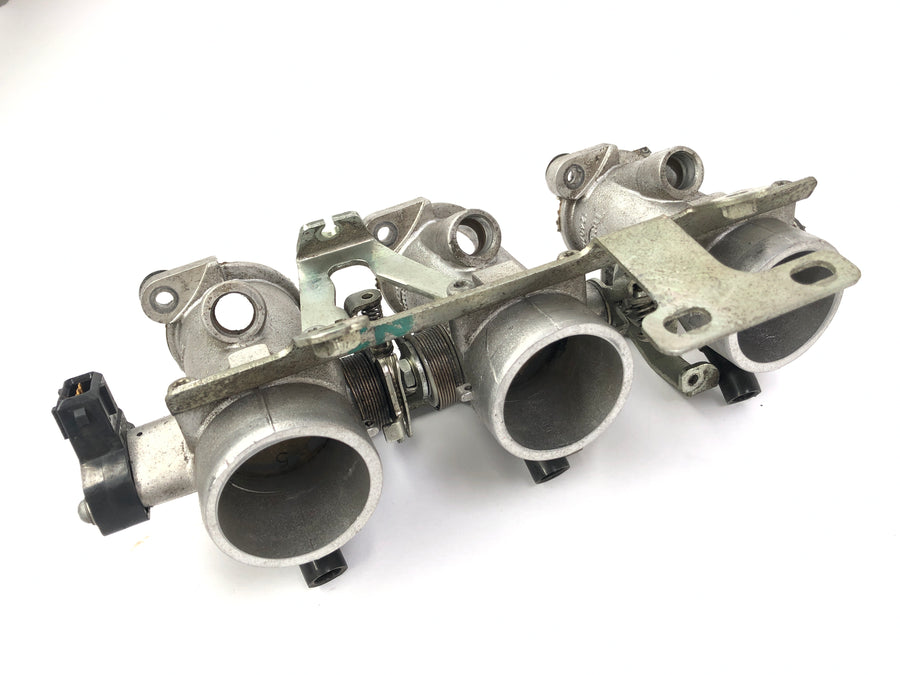Triumph Daytona 955i T595 [1999] - Throttle body