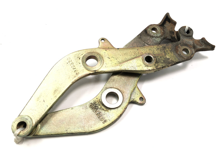 Triumph Daytona 900 T300 [1996] - Rocker arm shock absorber