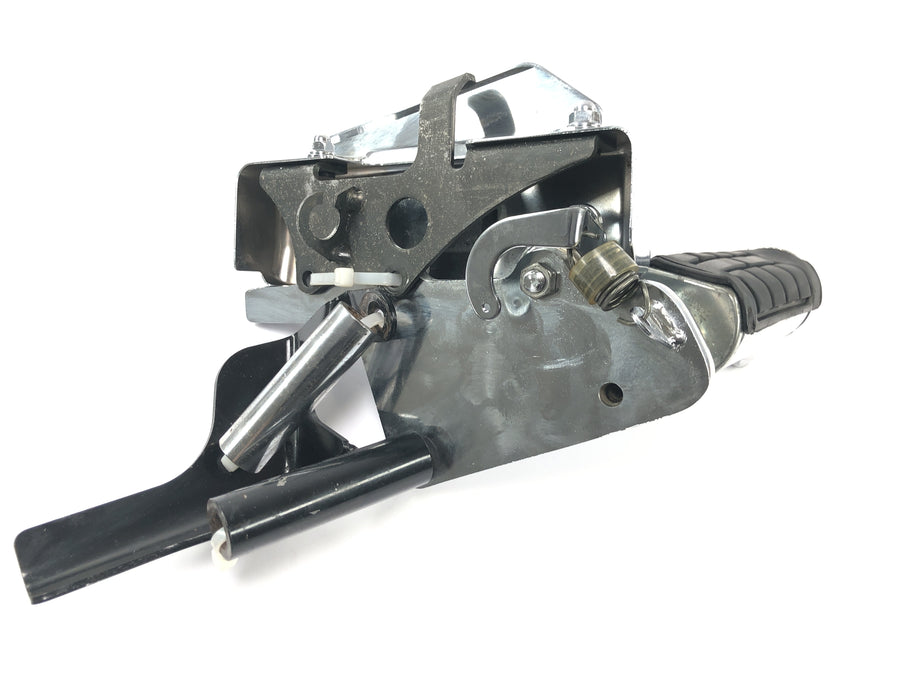 Honda VTX 1800 SC46 [2004] - Driver's footrest right with bracket and brake pedal