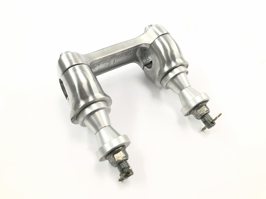 Triumph Adventurer 900 T309RT [1998] - handlebar clamp handlebar bracket handlebar holder riser