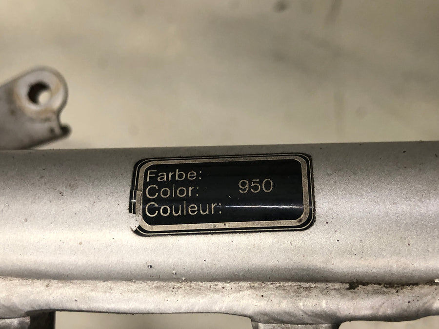 BMW R 1200 GS R12 K25 [2004] - frame with papers main frame rear frame chassis
