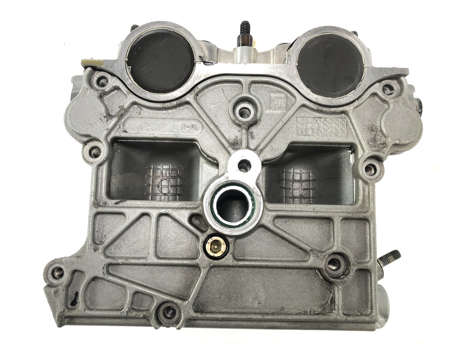 Ducati 999 H4 [2003] - cylinder head at the back