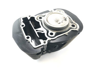 Honda VTX 1800 SC46 [2004] - Cylinder with rear piston