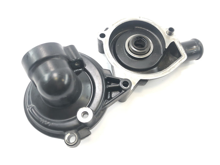 Kawasaki ZX 12 R ZXT20A [2001] - Water pump housing cover housing cover