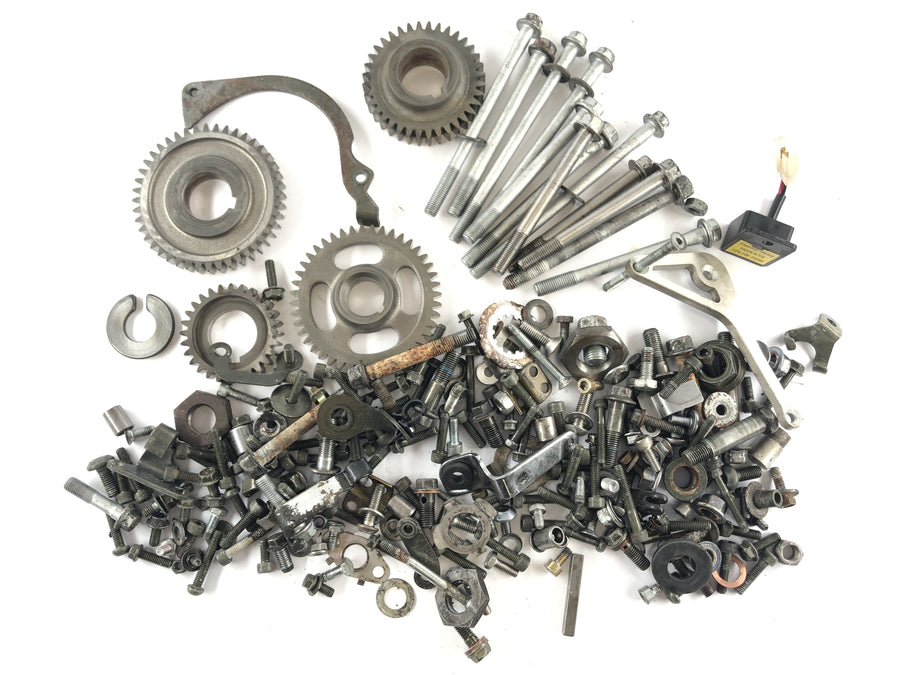 Yamaha XT 660 DM01 [2004] - residual parts and screws are bundle
