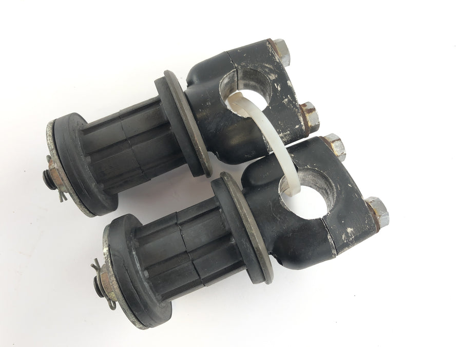 Yamaha XS 400 2A2 [1982] - Riser handlebar mount handlebar clamp