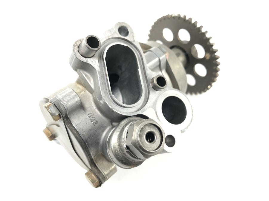Suzuki GSX R 1100 GU74C [1987] - Oil pump drive gear