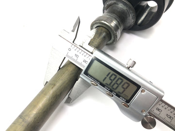 Triumph Tiger 955i 709EN [2003] - Axle with eccentric chain tensioner rear axle - 0