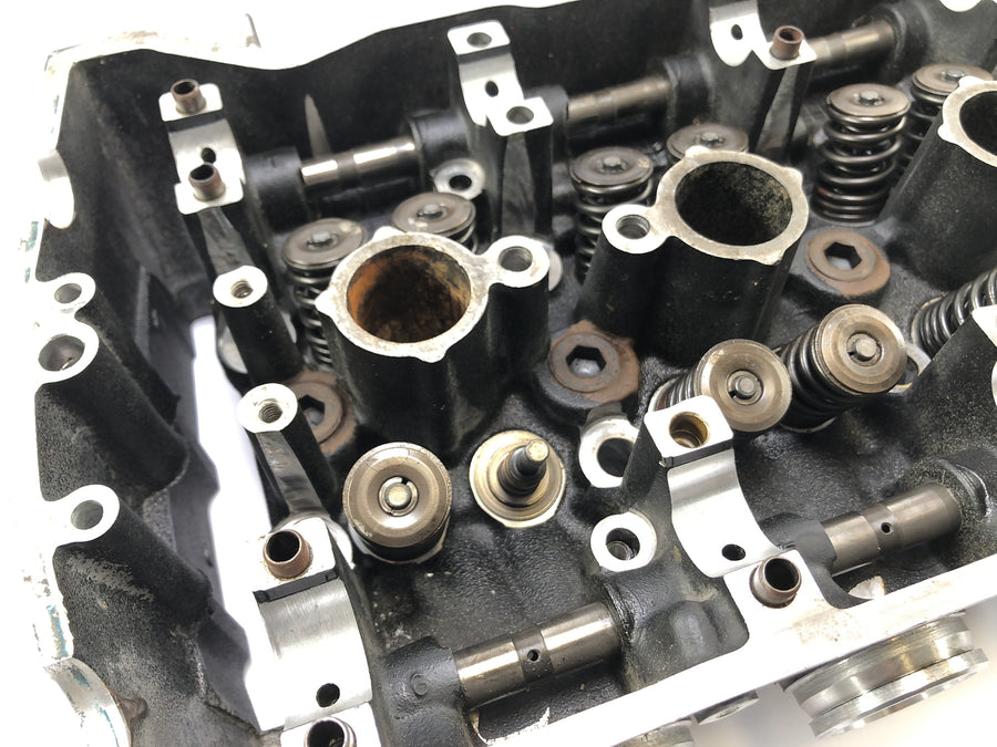 Kawasaki GPZ 1000 RX [1987] - Cylinder head not complete