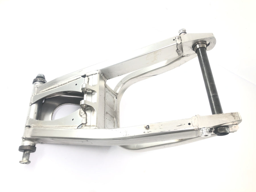 Yamaha YZF R1 RN01 [1998] - Schwinge rear wheel swing