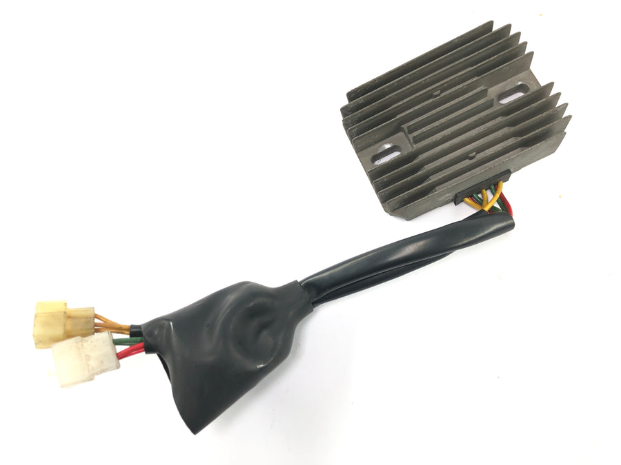 Honda VFR 800 FI RC46 [1999] - Voltage regulator rectifier regulator