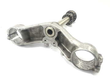 Yamaha YZF R1 RN01 [1998] - fork bridge below