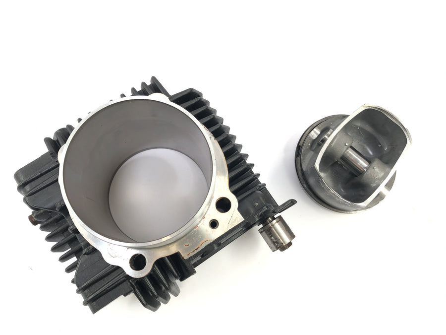 Ducati ST2 944 [1999] - Cylinder with piston horizontal