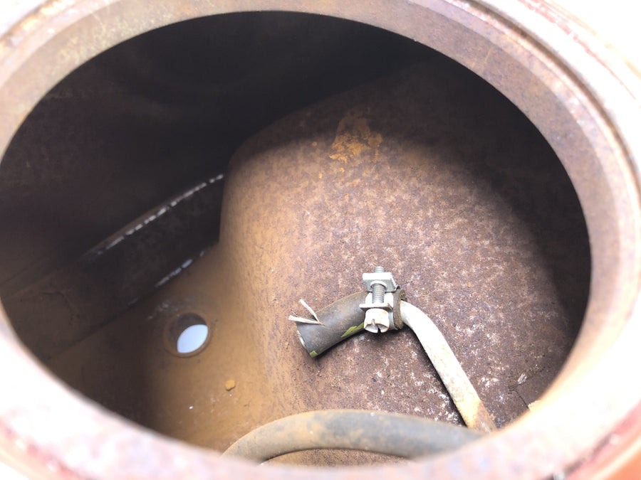 Ducati 900 SS [1991] - Fuel tank damaged and needs to be welded