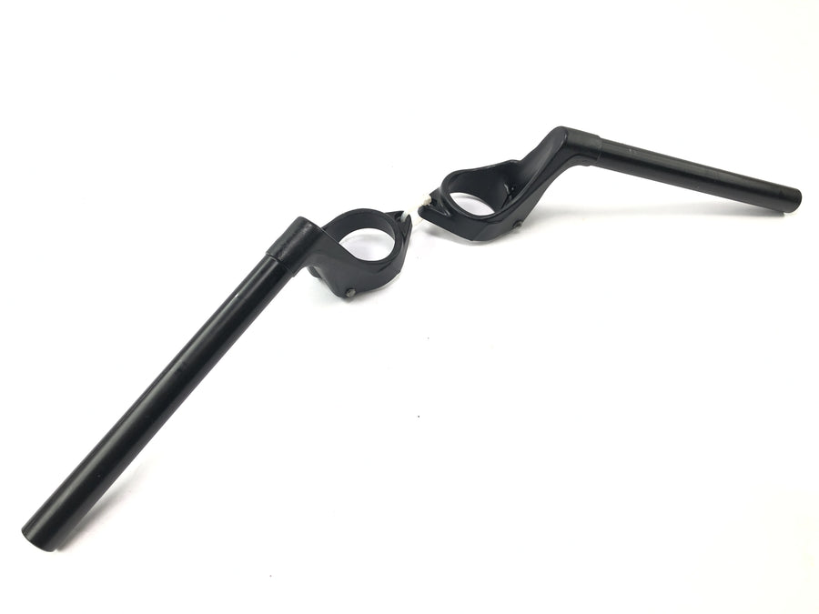 Aprilia RST 1000 Futura [2002] - handlebar fum on the left and right