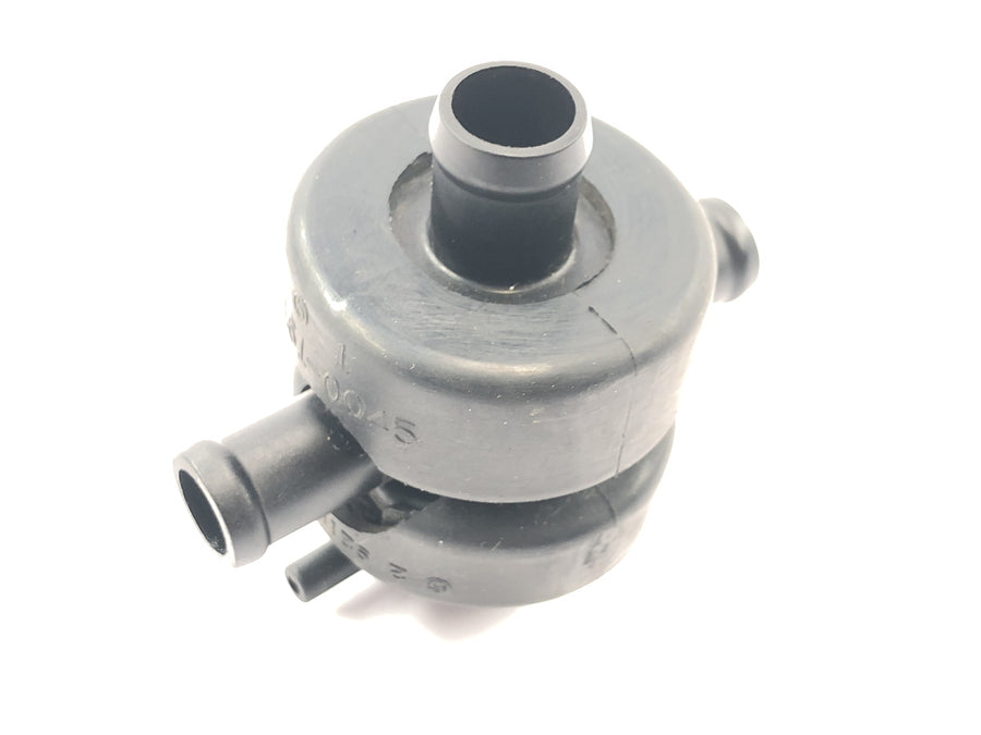 Kawasaki VN 1600 Classic VNT60A [2007] - Engine breather valve