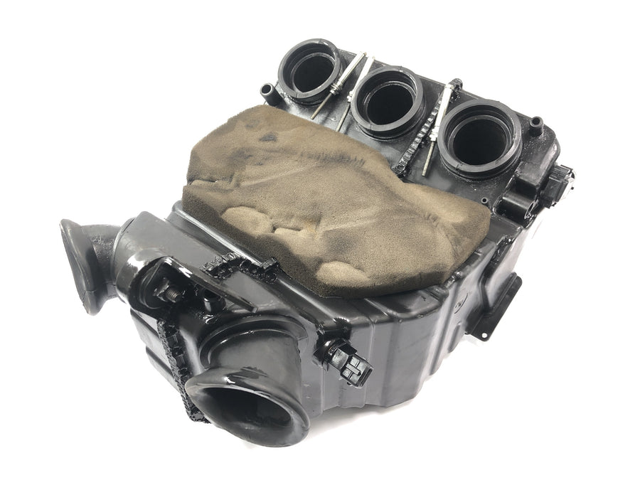 Triumph Speed ​​Triple T509 [1998] - Air filter box airbox