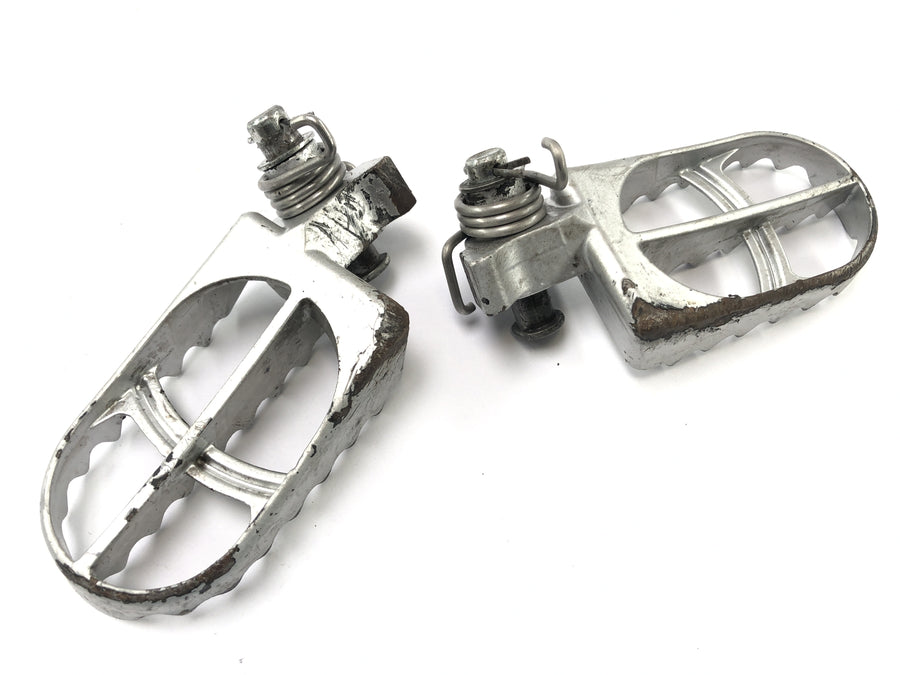 SWM SM 125 R [2018] - Footrests Rast Pedale Driver's Footrests on the right and left