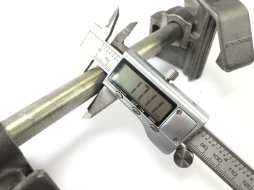 Ducati Monster M600 [1995] - rear axle with chain tensioner axis liner axle - 0