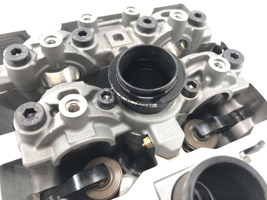 KTM 1050 Adventure [2017] - cylinder head at the rear