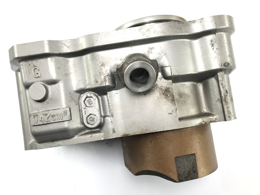Honda XRV 750 Africa Twin RD04 [1990] - Cylinder with rear piston