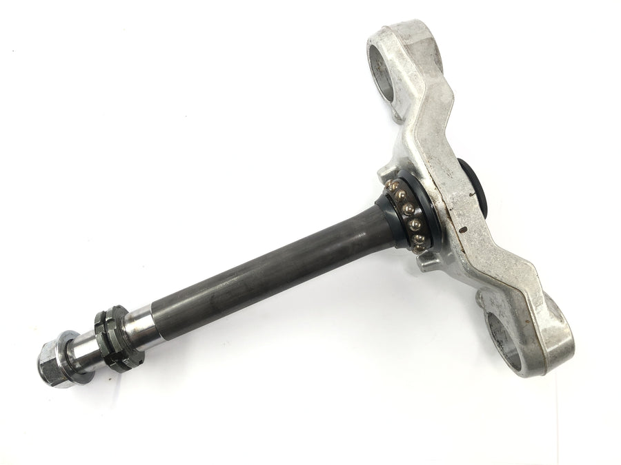 Yamaha TRX 850 4UN [1996] - Fork bridge below control shaft