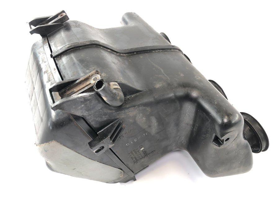Suzuki GSX-R 1100 W GU75 C [1994] - Air filter box airbox system air filter housing
