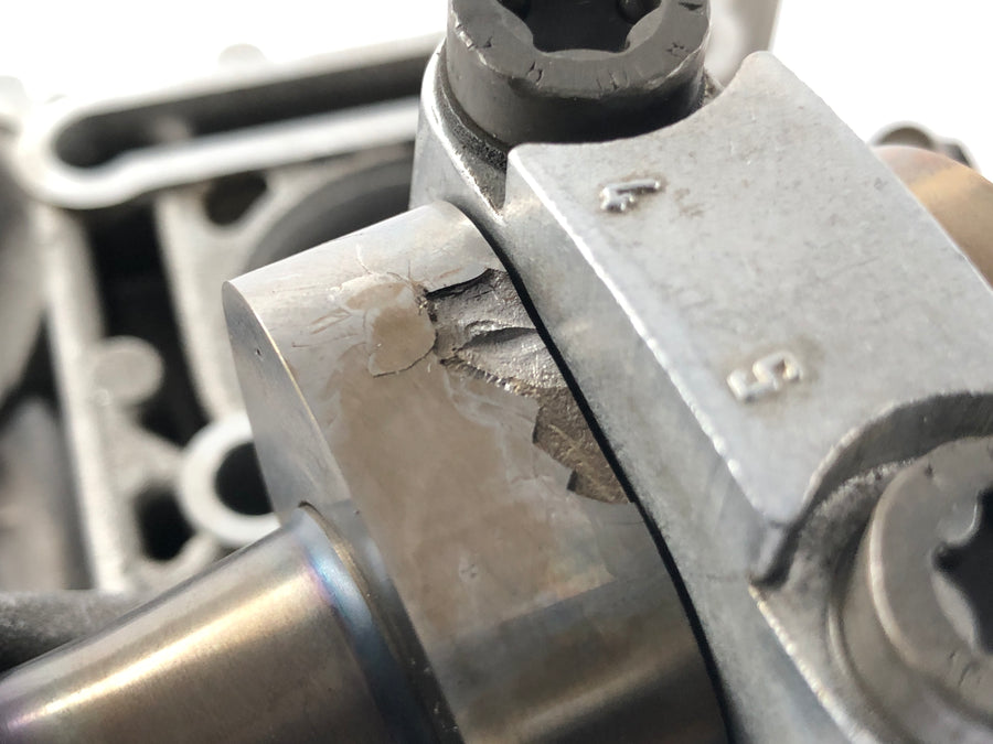 BMW R 1200 C 259C [1998] - Camshaft bracket left camshaft defective