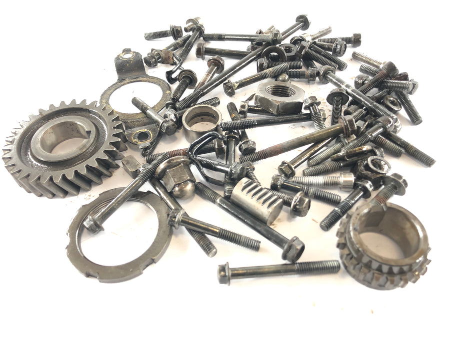 Suzuki DR 600 SN41A [1986] - Screws and remaining parts bundle