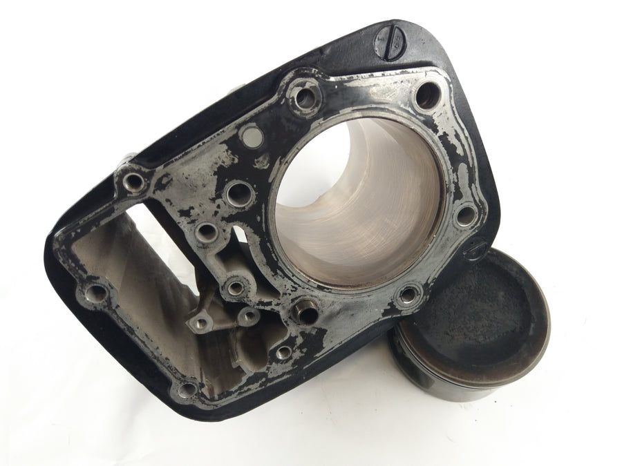 Suzuki Intruder 1500 VL [2000] - Cylinder with piston