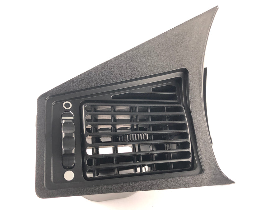 BMW M 535i E28 [1986] - Air vent left dashboard