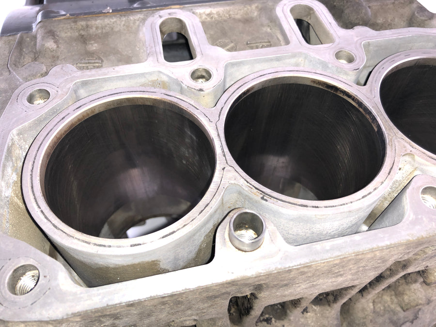 BMW K 1200 LT [2002] - Engine housing with piston