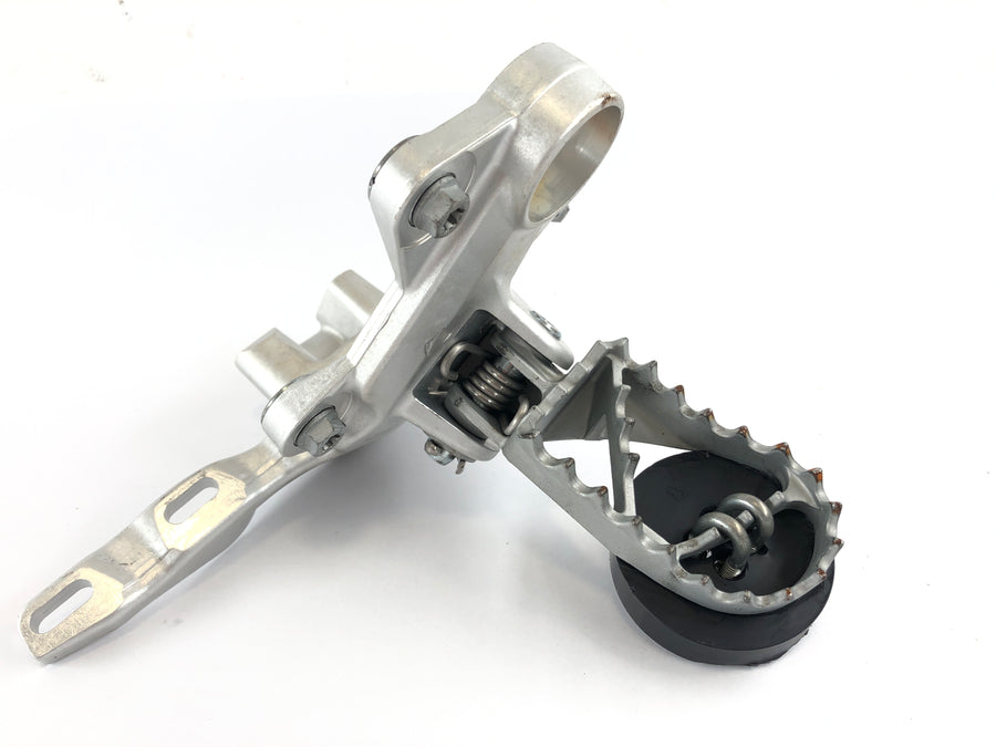 Husqvarna 701 Supermoto [2019] - Footrests right and left with holder