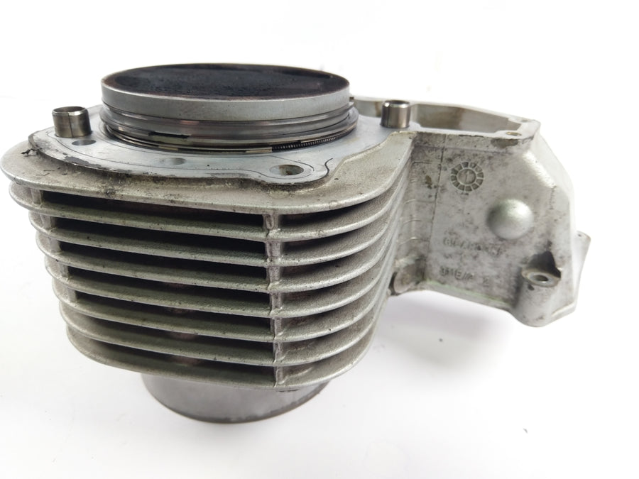 BMW R 1150 R R21 [2001] - Cylinder with piston