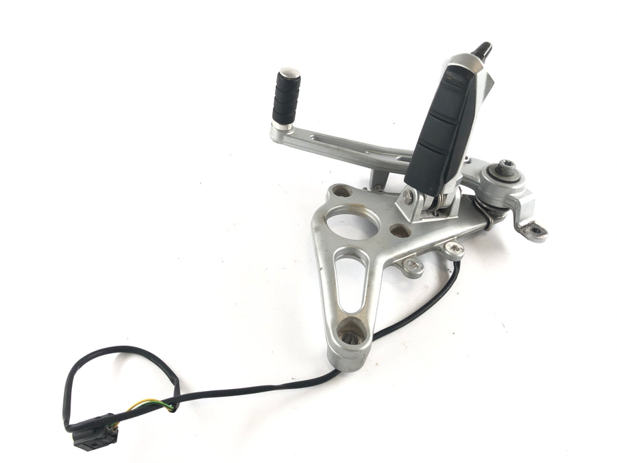 BMW R 1150 R R21 [2002] - Driver footrest right with brake lever