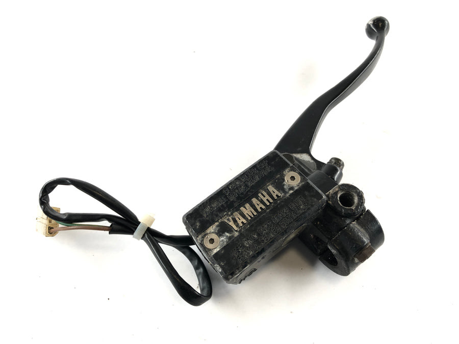 Yamaha XT 350 55V [1987] - Front brake pump with brake lever