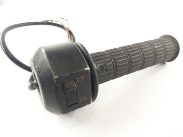 Suzuki GT 550 [1978] - Gas grip handlebar fittings on the right