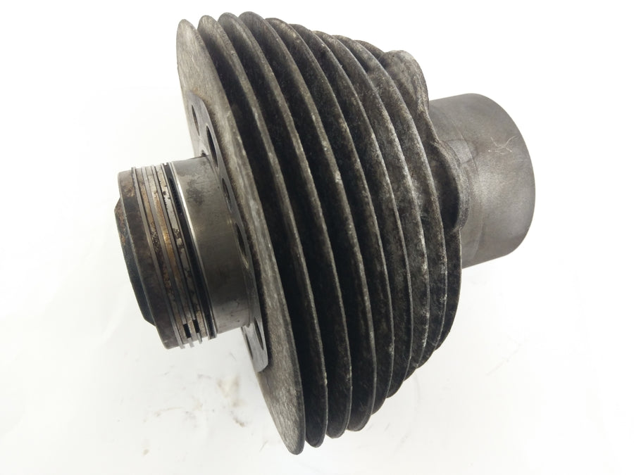 Moto Guzzi V7 Special [1970] - Cylinder with piston