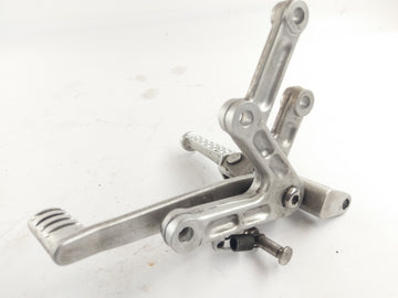 Triumph Speed ​​Triple T509 885i [1998] - Right footrest with bracket and brake pedal - 0