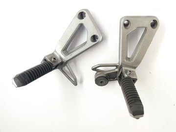 Suzuki GSF 1200 S GV75A [1998] - Footrests Passenger Footrest Set