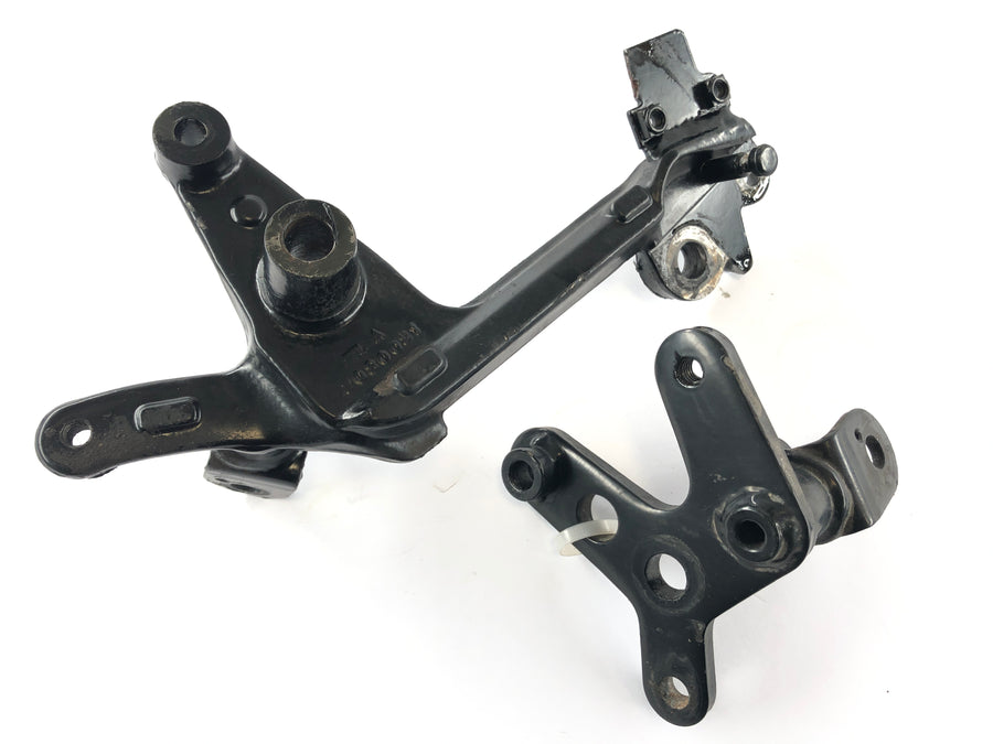 Triumph Tiger 900 T400 [1998] - Footrest holder front left and right