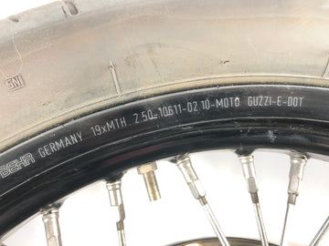 Moto Guzzi Stelvio 1200 8V [2011] - Front wheel rim wheel detail view
