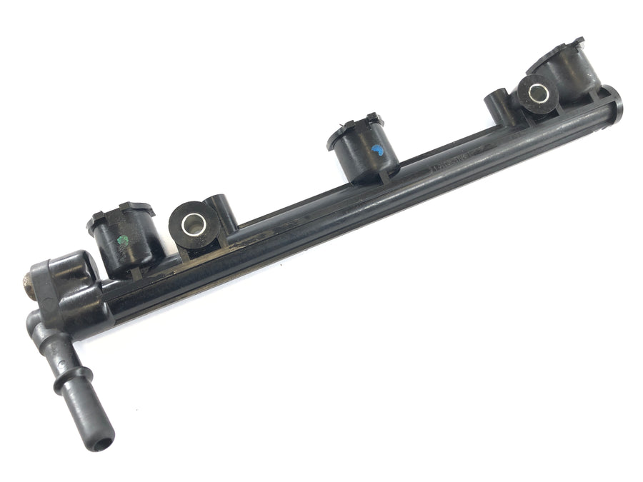 Triumph Speed ​​Triple 1050 515NJ [2006] - Injection rail mounting injectors