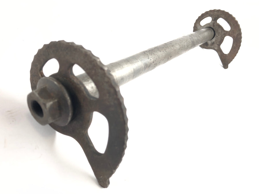 Suzuki DR 600 SN41A [1986] - Rear axle with chain tensioner