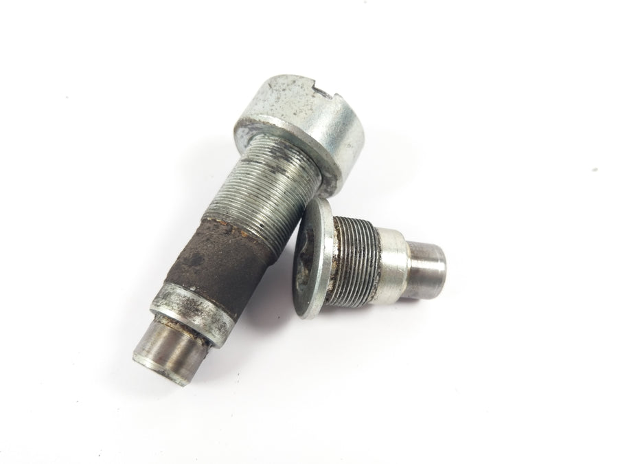 Honda NTV 650 RC33 - swingarm bolt