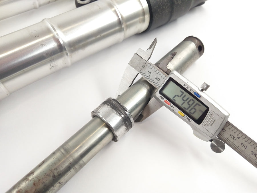 Triumph Daytona 955i T595 [1998] - fork Telegabel - Simmer rings leaks