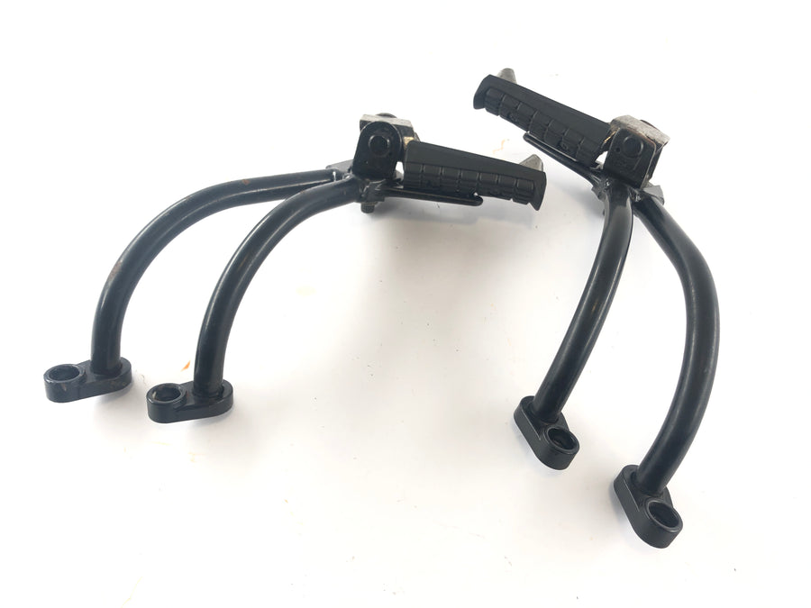 Triumph Tiger 900 T400 [1998] - Passenger footrests left and right with holder