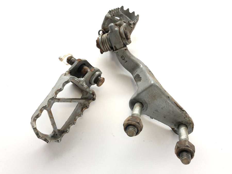 KTM 640 LC4 Adventure [2003] - Driver footrests right and left